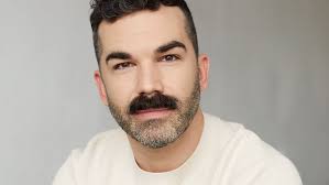 Louis-Karl Tremblay mise sur la simplicité dans « Tout ça »