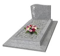 Monument monolithe en granit Rose Dalva | Leader Granits