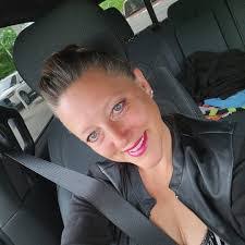 Tina Nader's Instagram, Twitter & Facebook