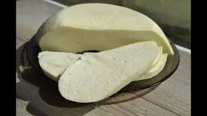 сыр в домашних условиях из молока сметаны и яиц Kak Prigotovit Brynzu Iz Korovego Moloka V Domashnih Usloviyah Ochen Vk Food Cheese Bread