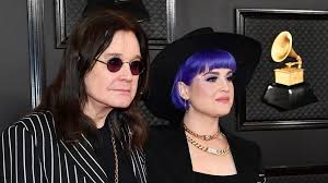 Keiner trägt lila haare so überzeugend wie sie. Tochter Kelly Gibt Update So Geht Es Ozzy Osbourne Aktuell Promiflash De