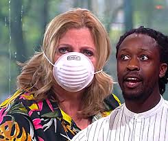 Dat vertelt zij aan shownieuws. Akwasi En Loretta Schrijver Bellen Elkaar Gezellig