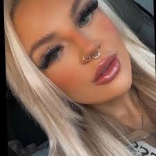 April Mackay (@aprilmackay2)