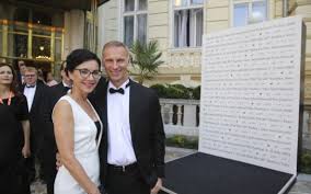 Zde pracovala do roku 2004 mj. Nemuzou Pry Spolu Zit Ale Stale Se Miluji Hadejte Ktere Popularni Osobnosti Predvadeji Takovy Citovy Absurdistan Krajske Listy Cz