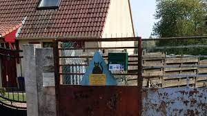 Depuis plus de 15 ans, la maison des coiffeurs vous propose un service de proximité pour les profess. Fermeture De La Maison Des Chats Le Sort Des Felins Inquiete