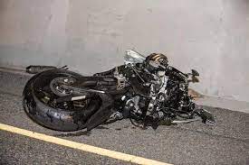 Motorcyclist Ends Up Inside Van After Crash Into It On I 5 In Lake Forest Orange County Register