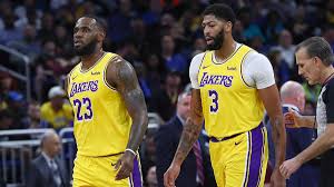 The story of how much james weighs was always a point of discussion in relation to. David Blaine Leaves Lakers Stars Lebron James Anthony Davis Speechless With Card Trick Cbssports Com