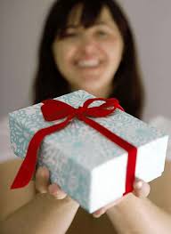 Use simple, natural elements for holiday party