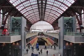 Der bahnhof liegt am koningin astridplein östlich der antwerpener altstadt, unmittelbar neben dem zoo. Untertunnelter Bahnhof Detail Magazin Fur Architektur Baudetail