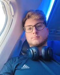 Gavin Fleishman's Instagram, Twitter & Facebook