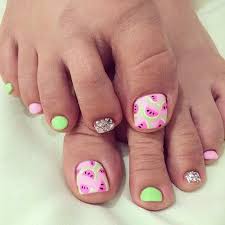 Decorados de unas para pies con flores y mariposas decoracion de. Decoracion De Unas Facil Y Rapido Desde Casa 2019 2020 Disenos De Unas Pies Manicura De Unas Unas De Gel Cuadradas