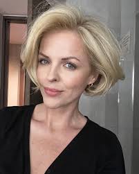 Hair & menopause chat with trichologist Lisa Caddy from Phillip Kingsley.  How the peri menopause and menopause can have an impact