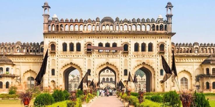 Bara Imambara in Lucknow - Bharat Sair