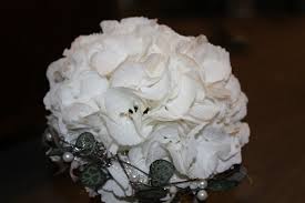 1.1 gartenhortensie / bauernhortensie (hydrangea macrophylla). Brautstrauss Aus Weisser Hortensie Brautstrausse Blumengeschaft Brautstrauss