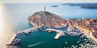 Bei camping zelena laguna in poreč können urlauber sogar mit dem boot anreisen. Marinas In Istrien Hafen Rovinj Hafen Pula Uvm Lust Auf Kroatien De