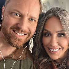 Elena Villanueva's Instagram, Twitter & Facebook