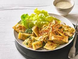 Gerostete Maultaschen Mit Grunem Salat Von Frankenkochin2 Chefkoch Gruner Salat Vegetarisch Kochen Lebensmittel Essen