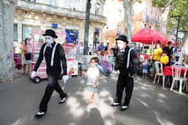 A l'occasion de barques en scène 2017, un concours créatif est lancé jusqu'au 6 juillet ! Narbonne Le Festival Barques En Scene 2019 C Est Du 22 Au 24 Aout Avec Hoshi Maitre Gims Et Amir