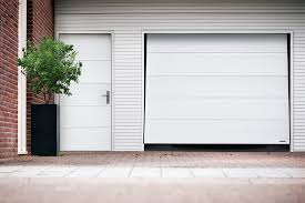 Nebentüren sind immer sehr praktisch, wenn sie schnell gegenstände aus der garage holen möchten, ohne das. Garagen Nebentur Mms Moderner Stahlbau Bauelemente