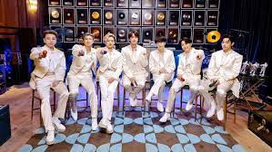 Mereka selalu menyempatkan diri untuk membeli menu favorit di negara yang dikunjungi ketika mereka melakukan. Mcdonald S Umumkan Bts Meal Apa Saja Menunya Dan Kapan Rilis Di Indonesia Lifestyle Liputan6 Com