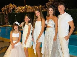 Em apenas quatro anos, rodrigo faro se tornou um dos principais nomes da record. Rodrigo Faro Lembra Jantar Com Vera Viel No Habib S O Que Dava Pra Pagar 02 01 2021 Uol Tv E Famosos