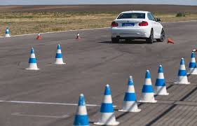 Cat costa o ora de condus. Din Nou La È™coalÄƒ Cat CostÄƒ È™i Ce Presupune Un Curs De Conducere DefensivÄƒ Smart Driving Automarket