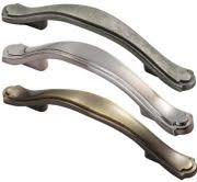 Luxury handles, kitchen edge pulls, catch pulls and kitchen refurb with interior styling. Traditional Cabinet And Cupboard Handles World Of Brass