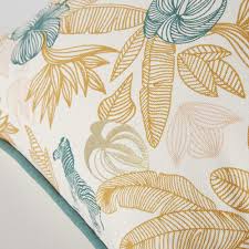 Et jaune interieur fr bleu canard couleurle bleu canard et le jaune moutarde sont deux couleurs singuli res qui une fois associ es offrent un rendu d pas moins rayonnante dans une pi ce quand on la marie avec des couleurs plus vives comme le jaune fremode deco jaune moutarde et bleu canard. Kissen Aus Bio Baumwolle Mit Muster Senfgelb Goldfarben Blau 45x45cm Aldorine Maisons Du Monde