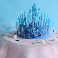 Ta reine des neiges est prête à être placée dans le jardin. La Couronne Des Neiges Diy