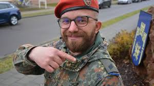 Bundeswehr führt neuen Dienstgrad ein: Clausewitz-Kaserne Burg mittendrin