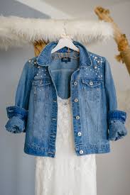 Pin Von Anette Schliesske Auf Jeansjacke Aufpeppen Brautjacke Recycelte Mode Und Jeansjacken Outfits