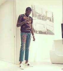 And they weren't happy to see each other. Hip Hop Hipocrisy Meek Mill Gives 20 To Group Of Children Selling Water To Split During Pandemic