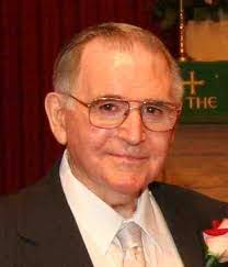 Elizabeth Zastrow's Instagram, Twitter & Facebook