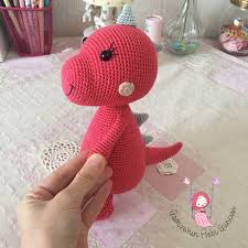 Amigurumi Ile Cocuklariniza Saglikli Oyuncaklar Orebilirsiniz Kolay Ve Hizli Amigurumi Orgu Modelleri Ile Siz De Hem Dinozorlar Oyuncak Amigurumi Oyuncak Bebek