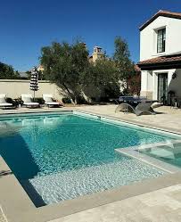 Kylie Jenner House Spaanse Tuin Rechthoekig Zwembad Zwembad Achtertuin