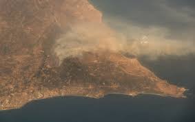Um setor já reforçado com as entradas de kikas, após empréstimo, além de ndour e luís mota, um trio. Monchique Fire Photographed From Space By German Astronaut Forest Fires