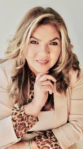 Hoy celebramos la fuerza, creatividad y resiliencia de las mujeres en esta  época donde cada día corremos contra el tiempo, para cuidar de nuestros  seres queridos y cuidar de nosotras mismas, todo a la ...