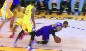 Lebron james had to leave the lakers game sunday against the hawks after an ankle injury that had him rolling on the ground in pain. Lebron James Injury Lakers Star Limps Out Of Warriors Game I Felt A Pop Other Sport Express Co Uk