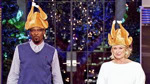 Watch martha stewart and snoop dogg fry chicken with a 'special ingredient' on their potluck dinner party their new show premieres tonight at 10 p.m. Martha Snoop S Potluck Party Challenge 2016