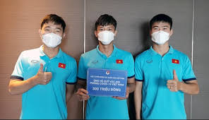 Toàn cảnh đt việt nam về nước trong vòng tay nhm sau đại thắng tại vl world cup | ted trần tv. Fqyxbmlkuazxwm