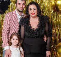 Sunt unele femei cărora nici vântul nu le mai ridică fusta! catalin botezatu despre oana roman. Cum A ReuÈ™it Oana Roman SÄƒ IÈ™i Cumpere Vila De 160 000 De Euro Imi Merge Bine In Ultima PerioadÄƒ Click Mobile