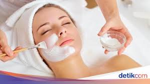 Selain memberikan kebaikan pada madu mengandungi antibakteria yang banyak, dan boleh membantu mencantikkan kulit muka (jika. 5 Cara Membuat Masker Tomat Yang Bikin Wajah Cerah