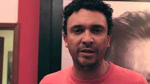 Además de hablar de su carrera y sus logros, cepeda habló de su madre y lo difícil que fue haberla perdido cuando tan solo era un adolescente. Andres Cepeda Invita A Los Jovenes A Unirse A Colombia Joven Emprende 2012 Youtube