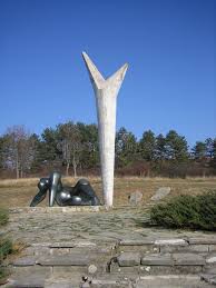 Monumento a la resistencia en cuneo. Monumento A La Resistencia Grecia Fotografia Editorial Imagen De Estatua Europa 36962907