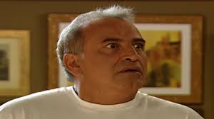 timoros Ο Μάρκος εξομολογείται στη Μυρτώ τα δραματικά περιστατικά που τον  οδήγησαν στα απότομα ξεσπάσματα και τους εφιάλτες που τον κατατρύχουν.  Εκείνη αποφασίζει να του δώσει μία ευκαιρία ακόμη, παρ' όλες τις