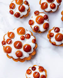 The Luxury Parisian Bakery By Cedric Grolet In 2020 Tasty Pastry Food Design Food