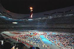 Les jeux s'annoncent spectaculaires et historiques à la vue de tous les moyens déployés par la chine : Ceremonies Olympiques Wikipedia