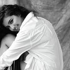 Actress Malvika Sharma Latest Hot Still Shot By Amit Agarwal Social News Xyz Hollywood Actress Photos Hollywood Heroines Actresses