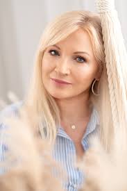 Kilka dni temu oddałem szpik kostny z talerza kości biodrowych dla mojego  bliźniaka genetycznego. Leżąc w szpitalu poznałem bardzo fajnego chłopaka,  który czekał na autoprzeszczep szpiku kostnego. Wiedząc, że jestem dawcą dla