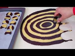 بدون بيض حلوى 2020 الجديدة أكثر من 60 حبة بنصف كأس فقط لا تفوتكم Youtube In 2020 Griddle Pan Pan Griddles